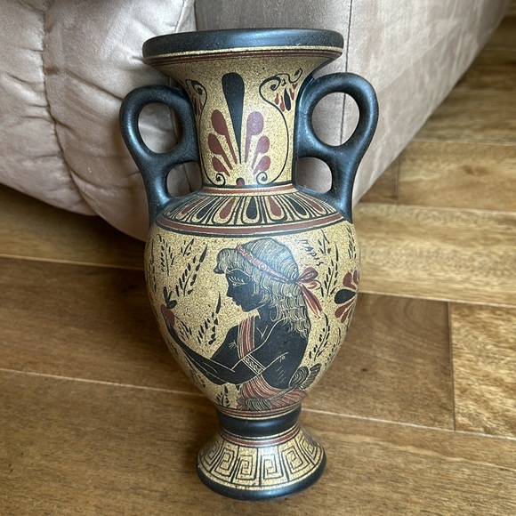 Black/tan hand made Greek ceramic vase. - Picture 7 of 11